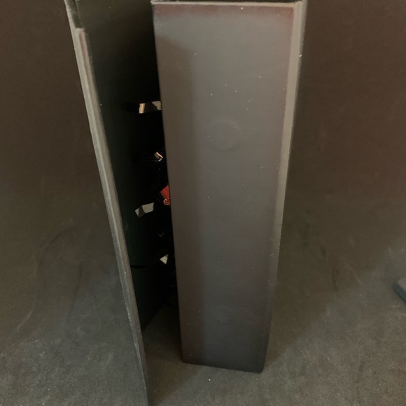 MAC COSMETICS. NWT. - Picture 2 of 4